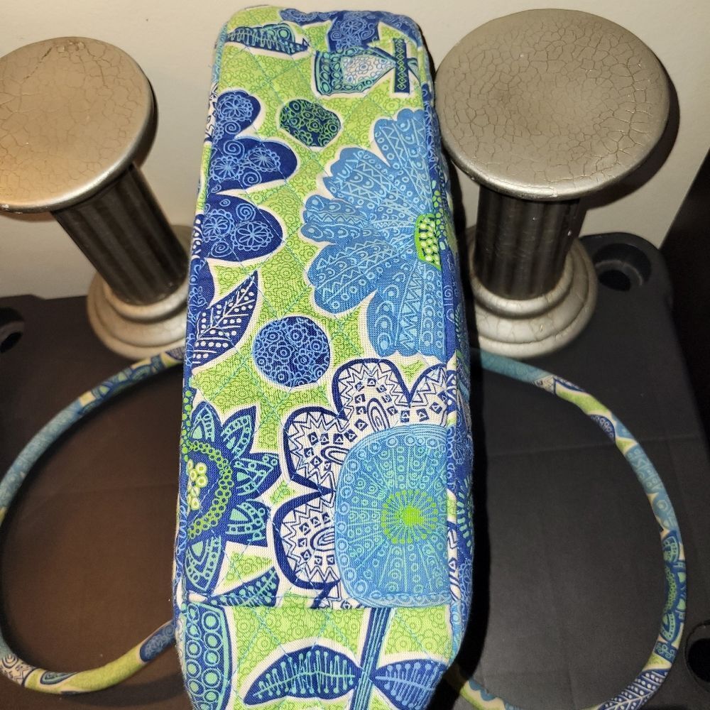 GUC Vera Bradley Retired Blue/Green Doodle Daisy Handbag - Picture 5 of 9